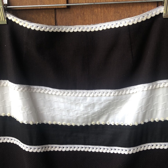 ETCETERA Black & White Embellished Skirt Size 6 - Picture 3 of 7
